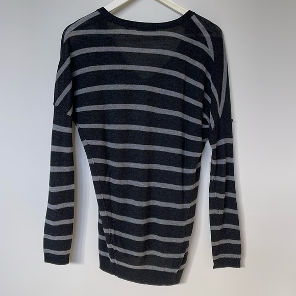 VINCE V-NECK KNIT TUNIC SWEATER in Light Gray and Charcoal Stripe - Picture 5 of 8